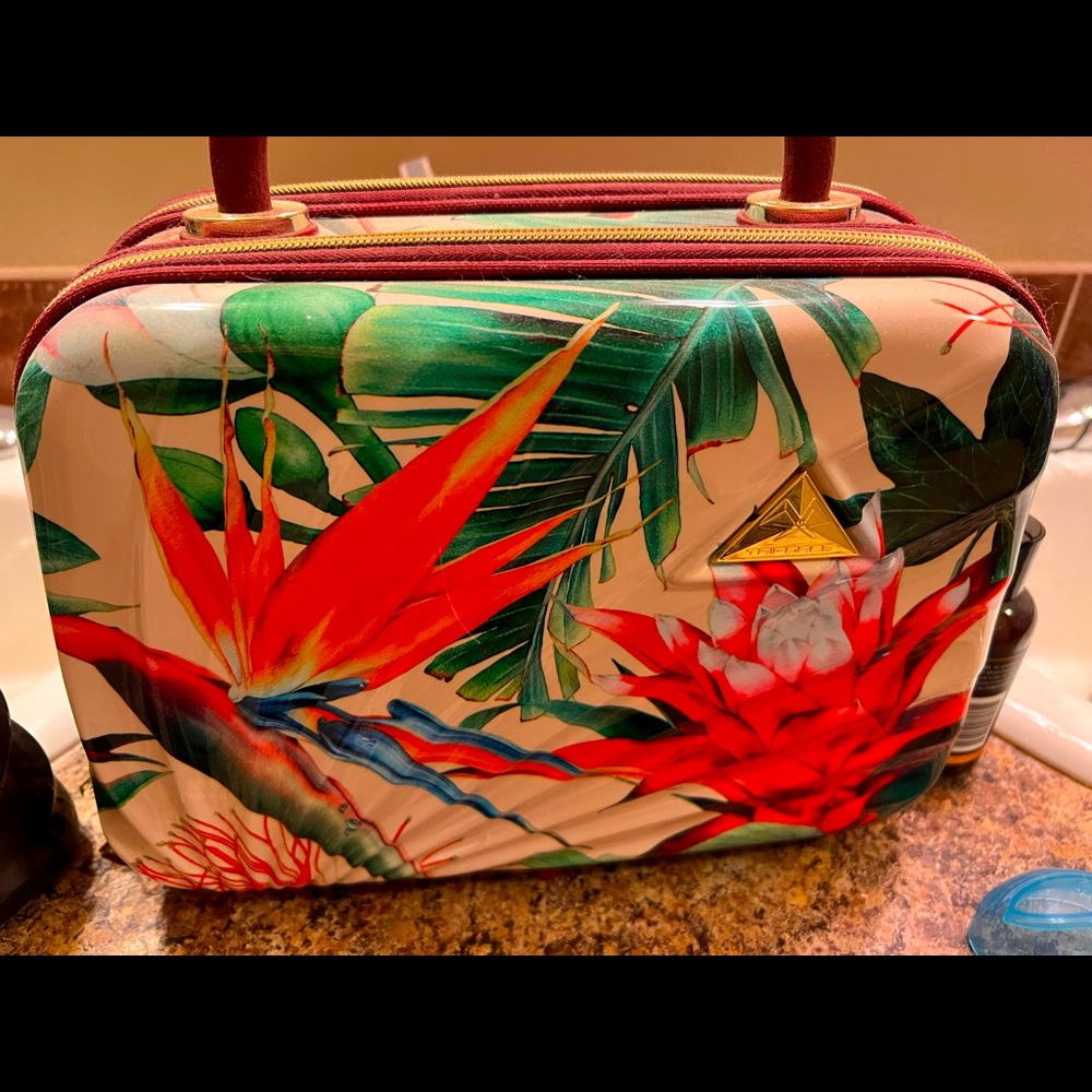 Make up carrier